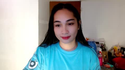 Snapshot of sweetlilly_18 chatting on 01-26-25, 10:34 Lilly online show from 01-26-25, 10:34