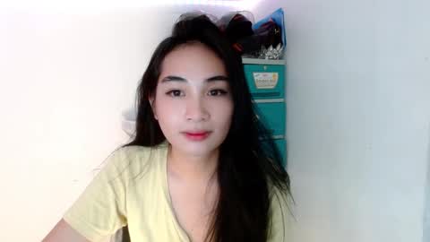 Snapshot of sweetlilly_18 chatting on 02-01-25, 11:43 Lilly online show from 02-01-25, 11:43