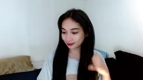 Snapshot of sweetlilly_18 chatting on 02-26-25, 01:53 Lilly online show from 02-26-25, 01:53