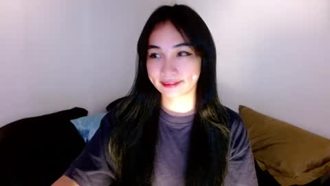 Snapshot of sweetlilly_18 chatting on 03-05-25, 02:14 Lilly online show from 03-05-25, 02:14