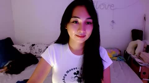 Snapshot of sweetlilly_18 chatting on 09-12-25, 03:17 Lilly online show from 09-12-25, 03:17