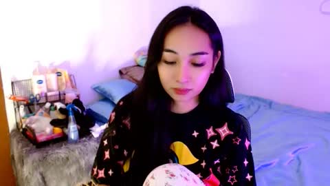 Snapshot of sweetlilly_18 chatting on 11-11-25, 02:55 Lilly online show from 11-11-25, 02:55