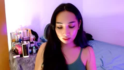 Snapshot of sweetlilly_18 chatting on 11-17-25, 03:56 Lilly online show from 11-17-25, 03:56