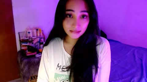 Snapshot of sweetlilly_18 chatting on 11-24-25, 03:28 Lilly online show from 11-24-25, 03:28