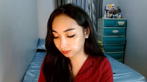 Snapshot of sweetlilly_18 chatting on 01-12-26, 05:34 Lilly online show from 01-12-26, 05:34