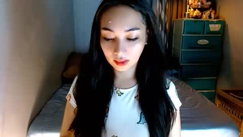 Snapshot of sweetlilly_18 chatting on 01-14-26, 02:39 Lilly online show from 01-14-26, 02:39