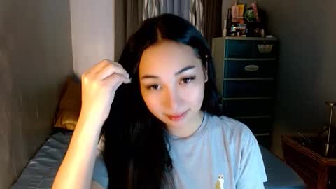 Snapshot of sweetlilly_18 chatting on 01-19-26, 03:10 Lilly online show from 01-19-26, 03:10