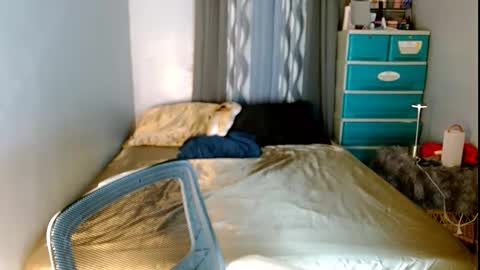 Snapshot of sweetlilly_18 chatting on 02-22-26, 02:45 Lilly online show from 02-22-26, 02:45