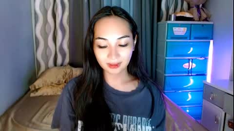 Lilly online show from 06-03-26, 05:32