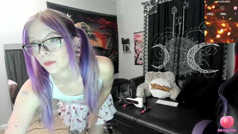 Snapshot of sweetlilraven chatting on 12-23-24, 02:45 Sweetlilraven online show from 12-23-24, 02:45