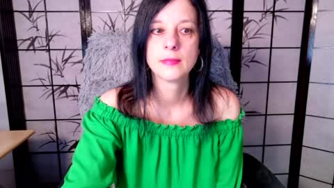Snapshot of sweetlonglips_ chatting on 06-07-26, 08:18 JenJenny online show from 06-07-26, 08:18