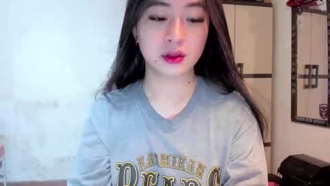 Snapshot of sweetlovepinay04 chatting on 01-02-25, 06:56 Zoe online show from 01-02-25, 06:56