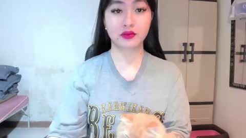 Snapshot of sweetlovepinay04 chatting on 01-24-25, 03:22 Zoe online show from 01-24-25, 03:22