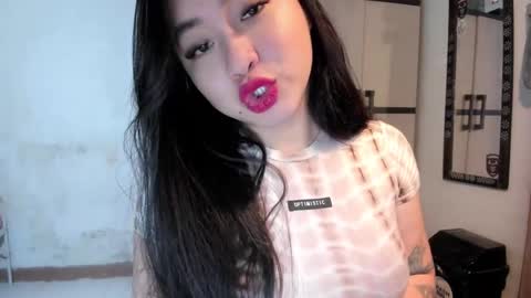 Snapshot of sweetlovepinay04 chatting on 03-08-25, 09:18 Zoe online show from 03-08-25, 09:18