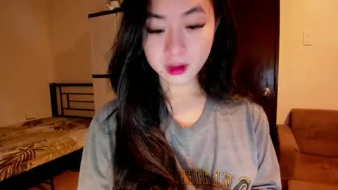 Snapshot of sweetlovepinay04 chatting on 10-08-25, 02:09 Zoe online show from 10-08-25, 02:09