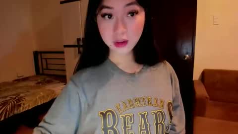 Snapshot of sweetlovepinay04 chatting on 10-13-25, 03:39 Zoe online show from 10-13-25, 03:39