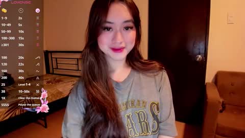 Snapshot of sweetlovepinay04 chatting on 11-19-25, 02:17 Zoe online show from 11-19-25, 02:17