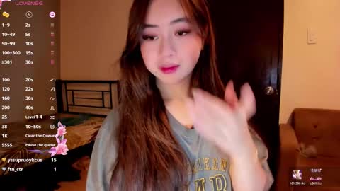 Snapshot of sweetlovepinay04 chatting on 11-26-25, 04:57 Zoe online show from 11-26-25, 04:57