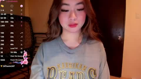 Snapshot of sweetlovepinay04 chatting on 06-22-26, 04:09 Zoe online show from 06-22-26, 04:09
