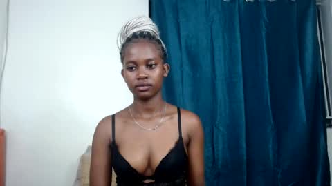 Snapshot of sweetlykaya chatting on 07-14-26, 02:05 KAYA online show from 07-14-26, 02:05