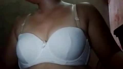 Snapshot of sweetmae32 chatting on 07-09-26, 12:48 sweetmae32 online show from 07-09-26, 12:48