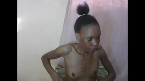 Snapshot of sweetpetite254 chatting on 05-31-26, 02:02 ESTHER online show from 05-31-26, 02:02