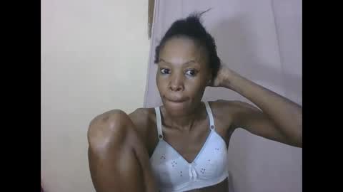 Snapshot of sweetpetite254 chatting on 06-04-26, 01:33 ESTHER online show from 06-04-26, 01:33