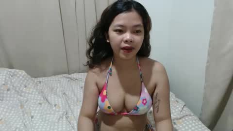 Snapshot of sweetpetitedates chatting on 02-01-26, 08:07 Agathababes online show from 02-01-26, 08:07