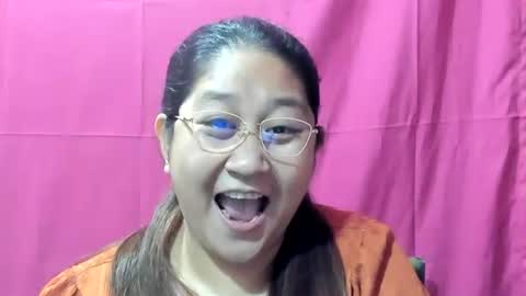 Snapshot of sweetpilipina88 chatting on 12-22-24, 11:41 MIA online show from 12-22-24, 11:41