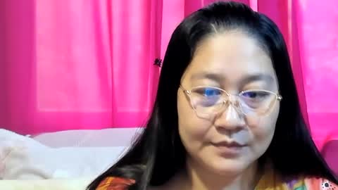 Snapshot of sweetpilipina88 chatting on 07-01-26, 12:01 MIA online show from 07-01-26, 12:01