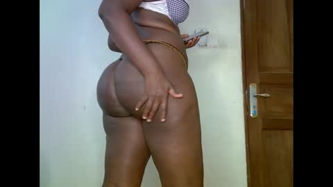 Snapshot of sweetrenne chatting on 02-05-25, 11:34 sweetrenne online show from 02-05-25, 11:34