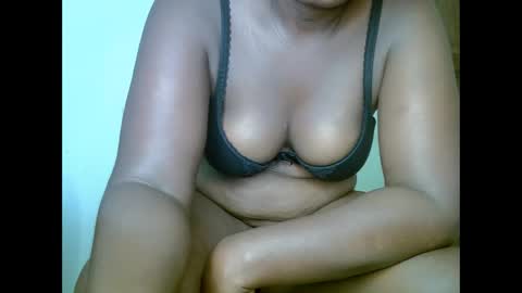Snapshot of sweetrenne chatting on 02-24-25, 04:49 sweetrenne online show from 02-24-25, 04:49