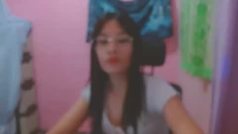 Mia online show from 05-19-26, 12:55