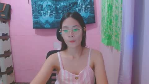 Mia online show from 06-24-26, 10:36