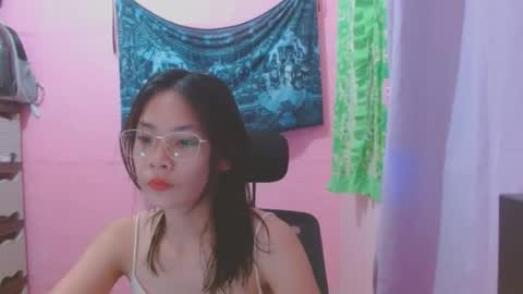 Mia online show from 07-19-26, 04:49
