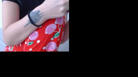 Snapshot of sweetsexywoman chatting on 12-14-25, 11:04 Diana online show from 12-14-25, 11:04