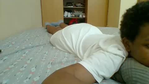 Snapshot of sweetshilah chatting on 10-19-25, 03:51 sweetshilah online show from 10-19-25, 03:51