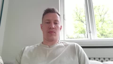 Snapshot of sweetsinner83 chatting on 05-21-26, 06:37 sweetsinner83 online show from 05-21-26, 06:37