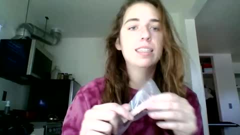 Snapshot of sweetsocalgirl chatting on 01-06-25, 05:59 sweetsocalgirl online show from 01-06-25, 05:59