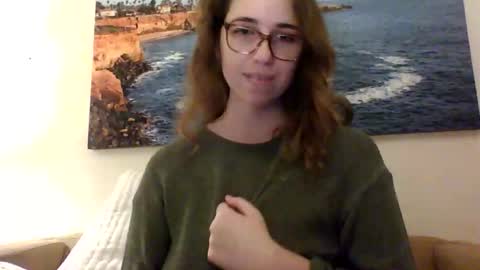 Snapshot of sweetsocalgirl chatting on 12-14-25, 05:57 sweetsocalgirl online show from 12-14-25, 05:57