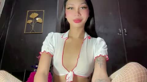 Snapshot of sweetstares chatting on 05-17-26, 03:26 yanny online show from 05-17-26, 03:26