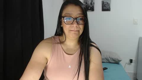 Snapshot of sweetstormi chatting on 07-09-26, 08:40 Stormi online show from 07-09-26, 08:40
