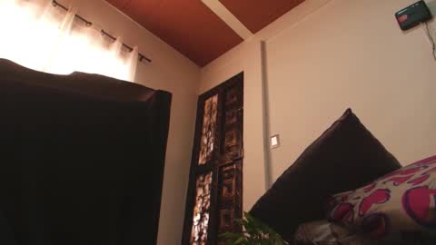 dulce online show from 10-31-25, 02:40