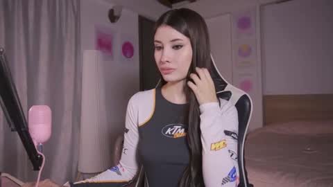 Cat independent model  online show from 11-05-25, 02:00