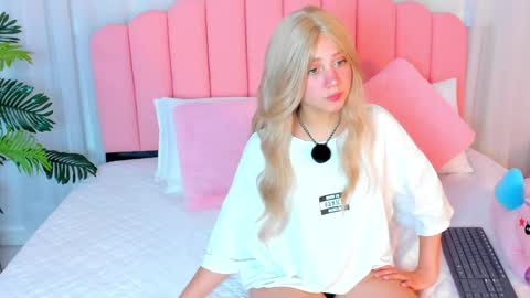 sweett_fire online show from 04-18-26, 07:07