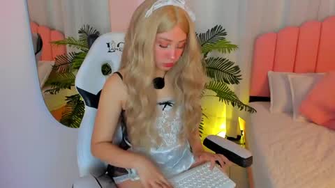 sweett_fire online show from 04-23-26, 05:37