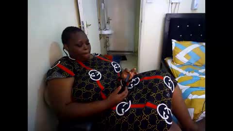 Snapshot of sweetthick_2 chatting on 05-01-26, 10:53 PEACHES online show from 05-01-26, 10:53