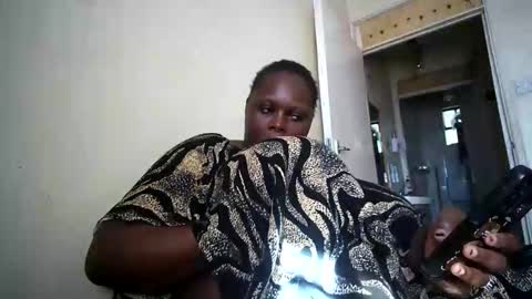 Snapshot of sweetthick_2 chatting on 05-03-26, 01:17 PEACHES online show from 05-03-26, 01:17