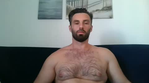 Snapshot of sweettom69 chatting on 06-18-26, 07:19 Tom online show from 06-18-26, 07:19