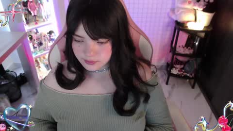 Snapshot of sweettoqui chatting on 12-19-24, 09:17 Pau online show from 12-19-24, 09:17